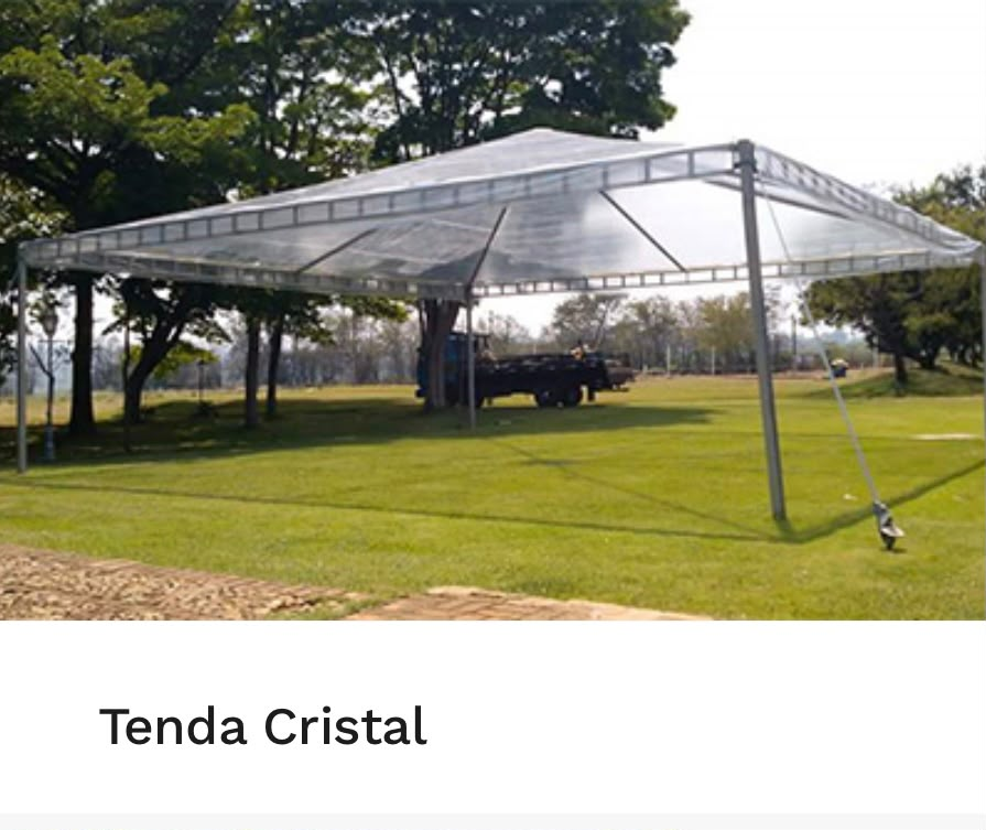 Tenda cristal transparente montada ao ar livre