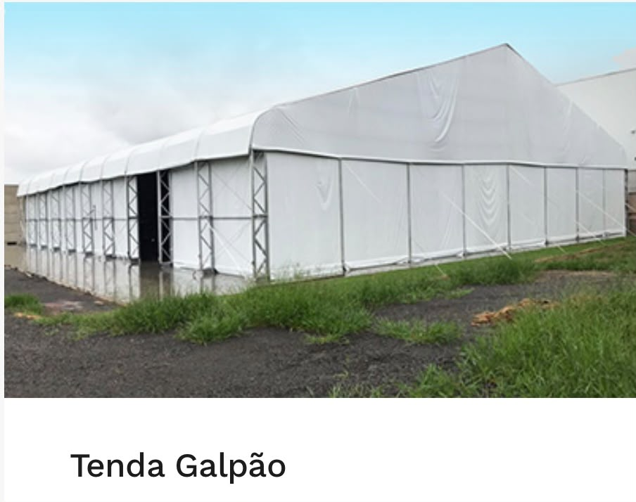 Grande tenda galpão branca fechada